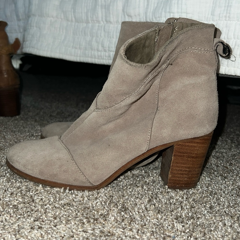 Toms Suede Booties